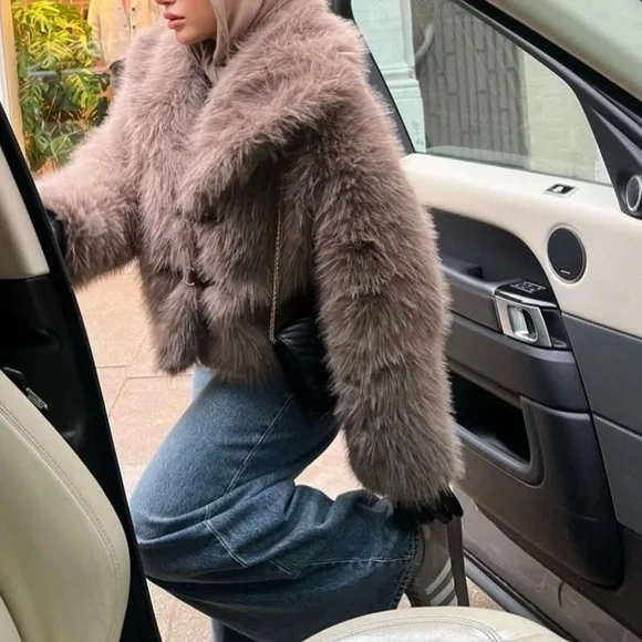 Zara faux fur buckle closure short coat grey brown - Picture 1 of 16